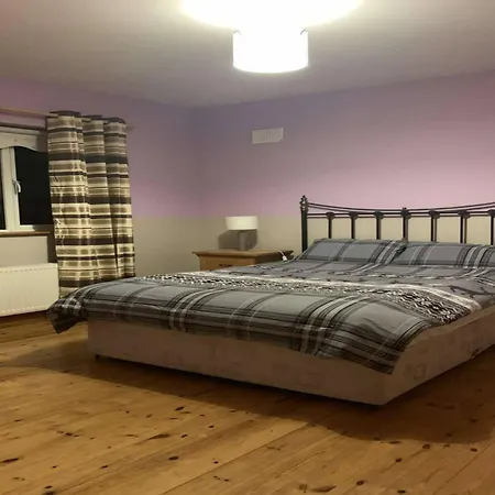 In Guest - 2 , Williamstown, Ireland Pensionat