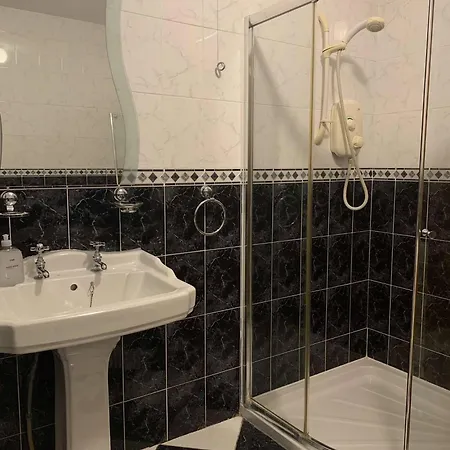 In Guest - 2 , Williamstown, Ireland Crumlin (Mayo)